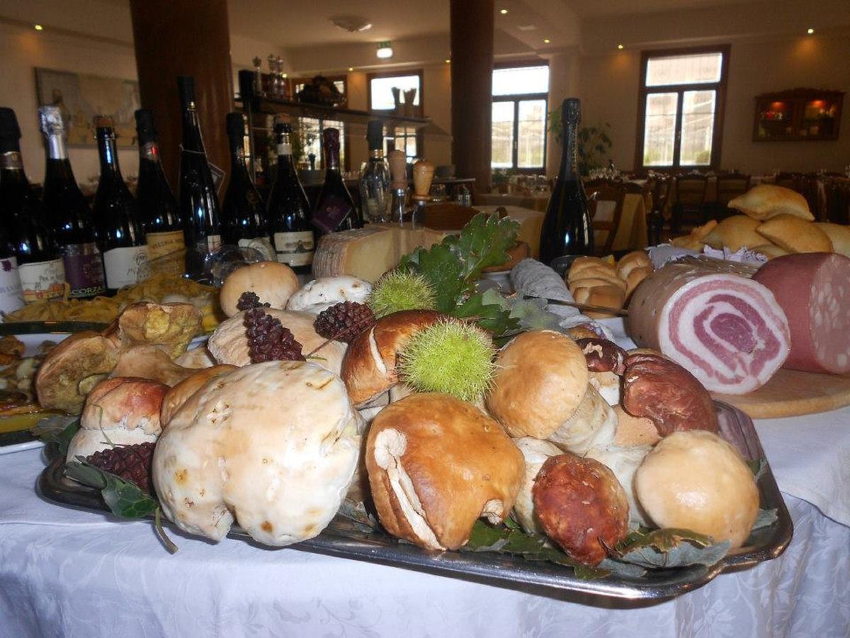 Albergo Ristorante Miramonti Toano Экстерьер фото